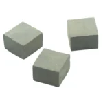 Set of 100 miniature square concrete blocks in grey color, measuring 1.5cm x 1.5cm x 1cm, featuring clean-cut edges and authentic concrete texture, perfect for 1:12 scale dollhouse foundations and industrial models